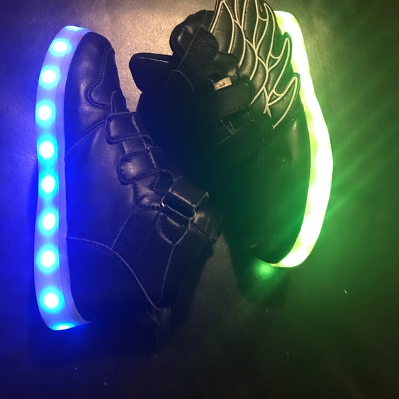 Light up sneaker - Picture 4 of 7